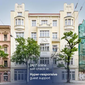 Turnkey I Charles Square Apartment Prague